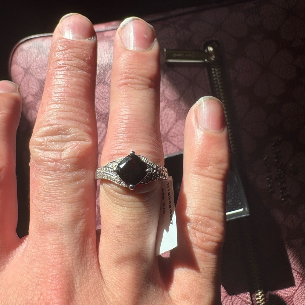 Silver Ring With Red Gemstone - image 2